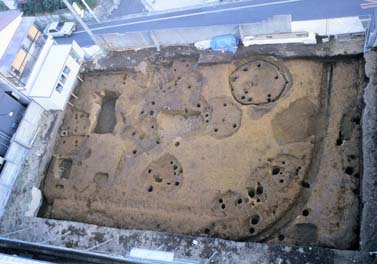 東山貝塚遺跡H地点の調査状況の写真