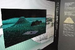 コンピュータグラフィックによる目黒新富士遺跡胎内洞穴の展示の写真