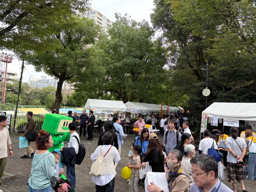 お祭り広場の様子