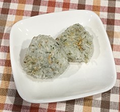 親子食育セミナー白しらすごま焼きおにぎり