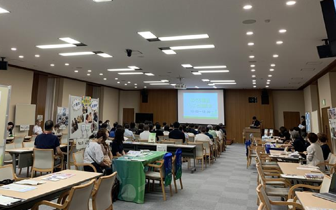 しごと相談会の様子（来場者の顔なし）