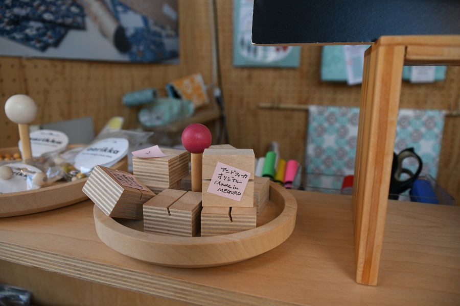 白樺のカード立て