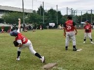 野球をする写真