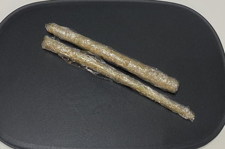 ラップで包んだ、土がついていないごぼうの画像