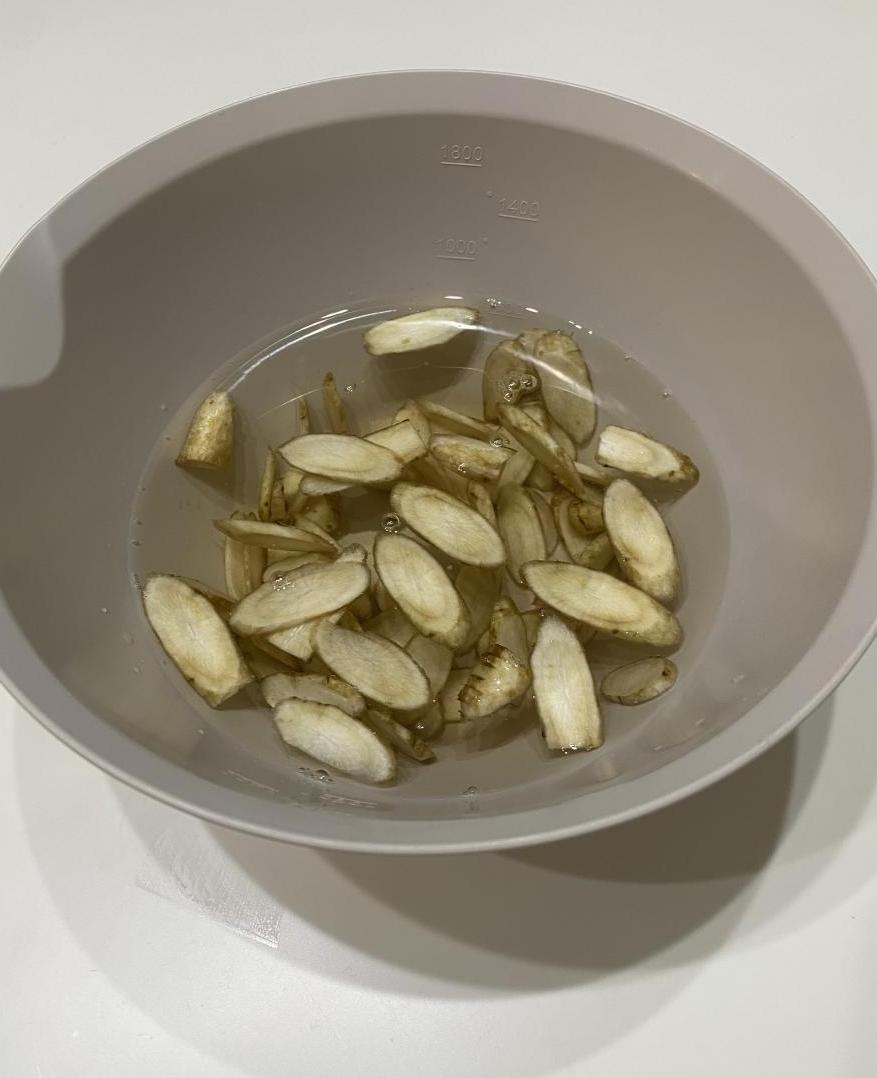 ごぼうのあく抜きをしている様子の画像