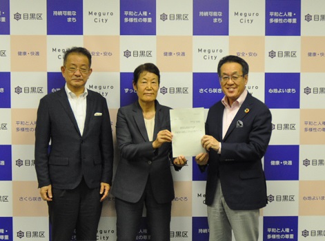 (左)小出副会長(中央)神尾会長(右)青木区長