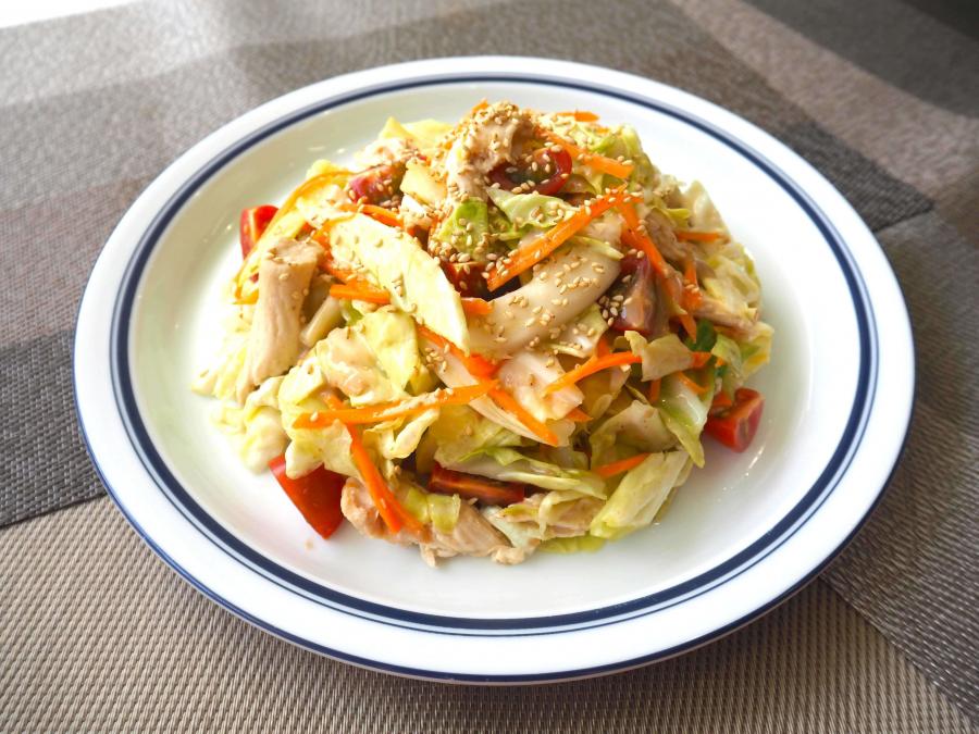 キャベツとチキンのサラダ
