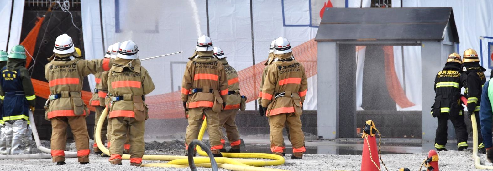 放水訓練の後ろからの様子