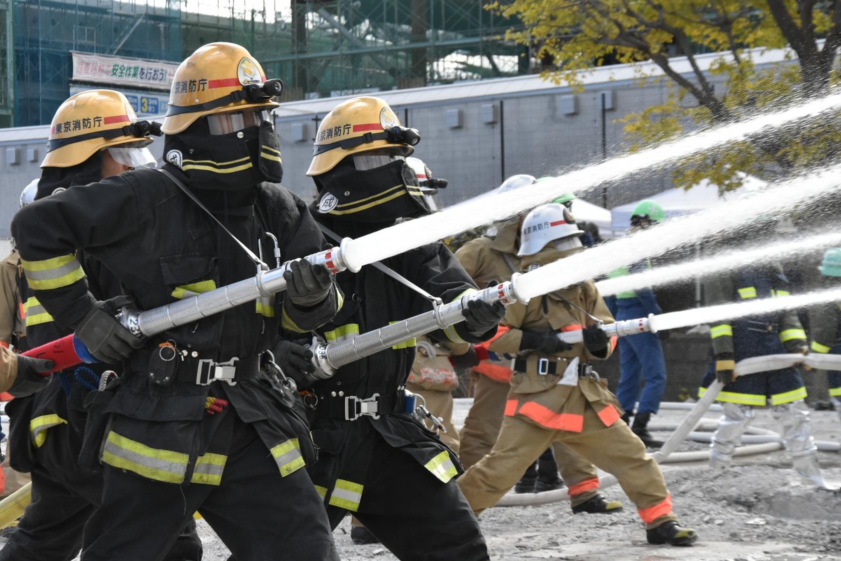 放水訓練の横からの様子