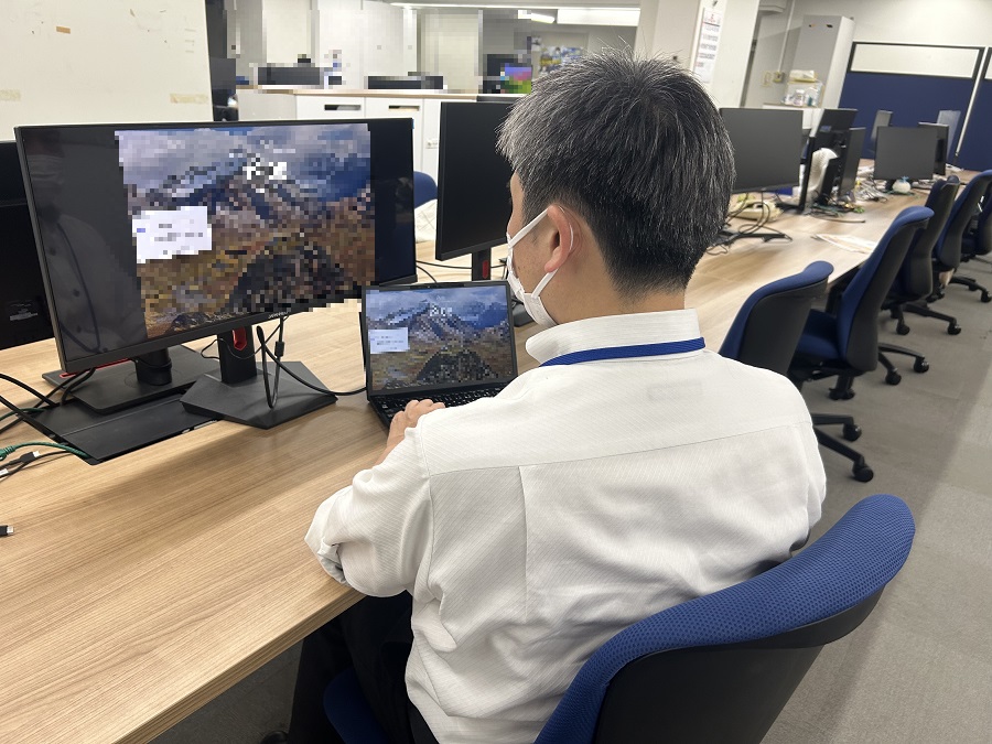 業務に取り組む職員の写真