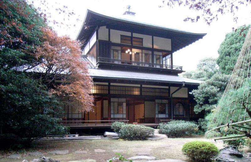 駒場和館