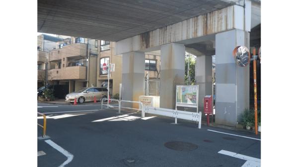 No17東横線高架下の写真