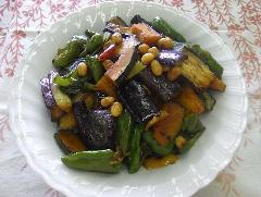 夏野菜と蒸し大豆の南蛮漬けの写真