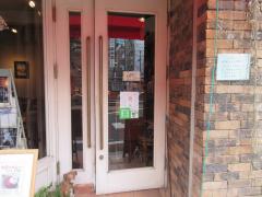 ステッカー貼り付けの様子