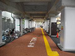 高架下の駐輪場