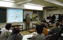 懇談会の様子の写真