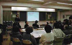 懇談会の様子の写真