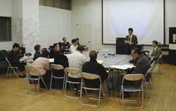 懇談会の様子の写真