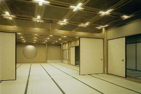 はぎの間(室内奥)