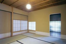 しいの間(室内)