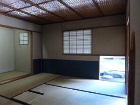 右から躙口、下地窓