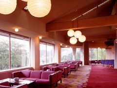 ニュー八景園のラウンジの写真