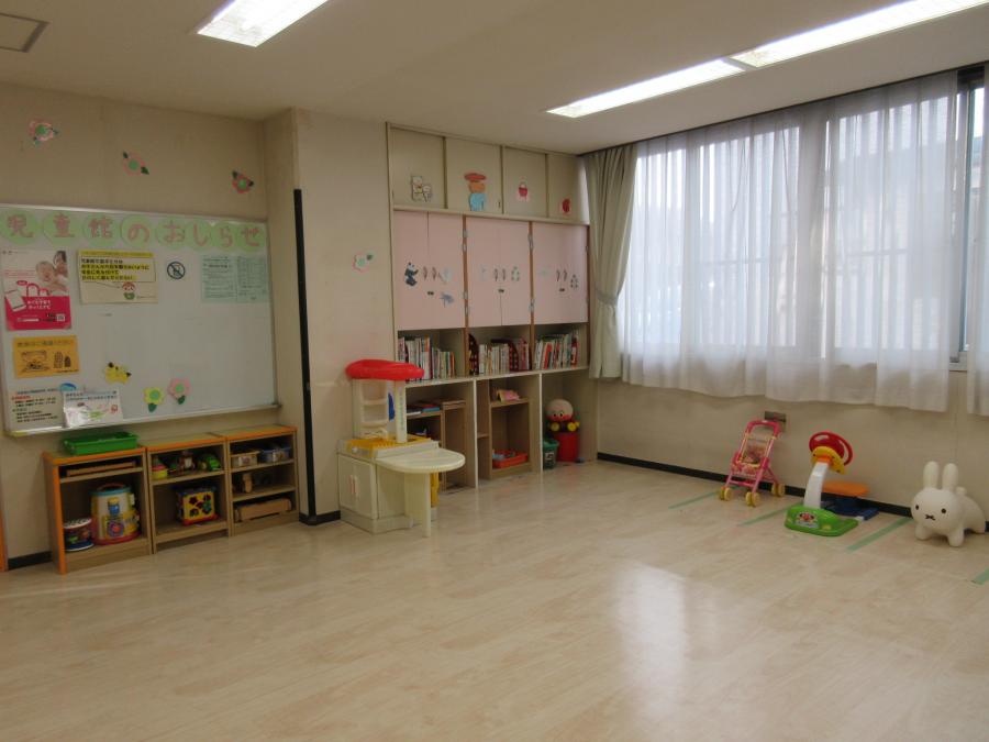 幼児遊戯室の部屋の様子
