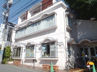 自由が丘住区センターの外観