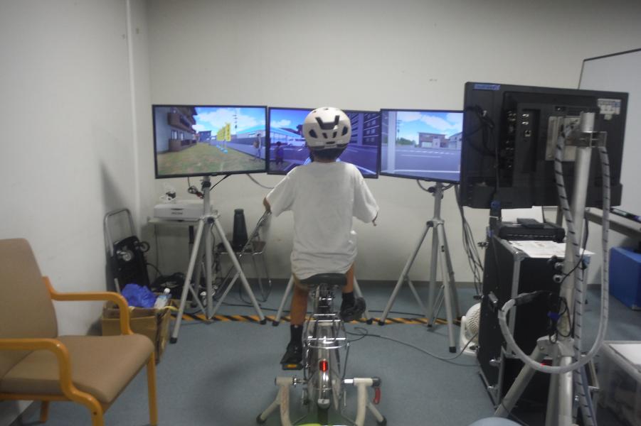 自転車シミュレーターの写真