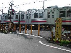 都立大学第4号踏切の写真