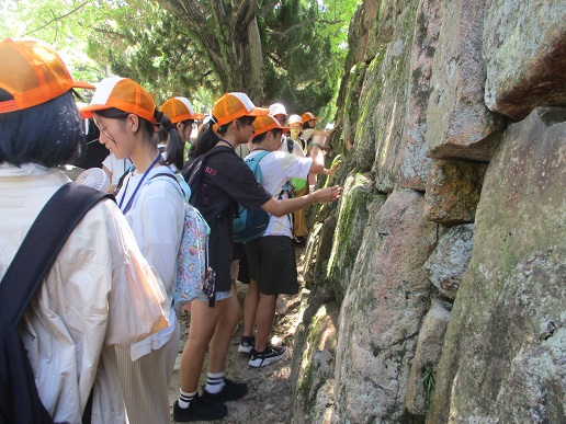 広島城址の「目黒の萩」への献水と広島城の見学2